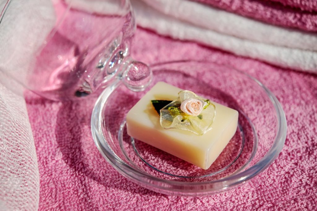 what-perfume-smells-like-soap-expert-perfume-advice